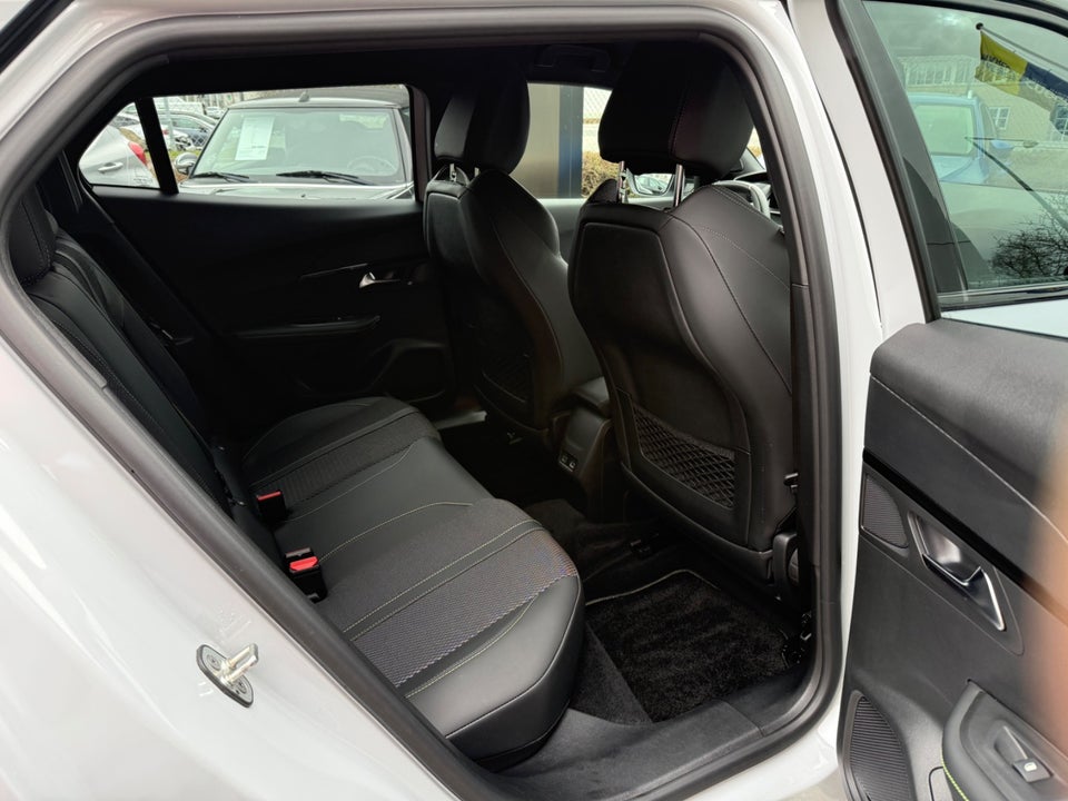 Peugeot e-2008 54 GT 5d