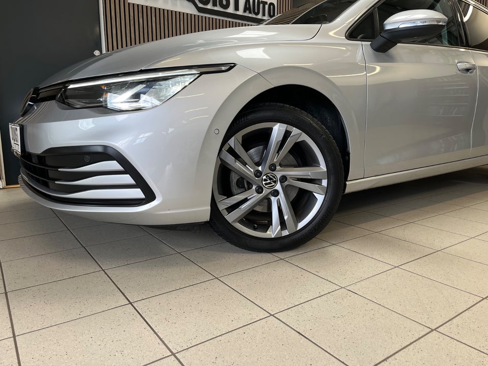 VW Golf VIII 1,5 eTSi 130 Life Variant DSG 5d