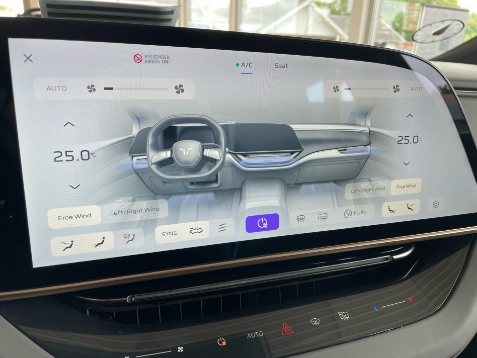 Hongqi EH7 111 Exclusive 4d