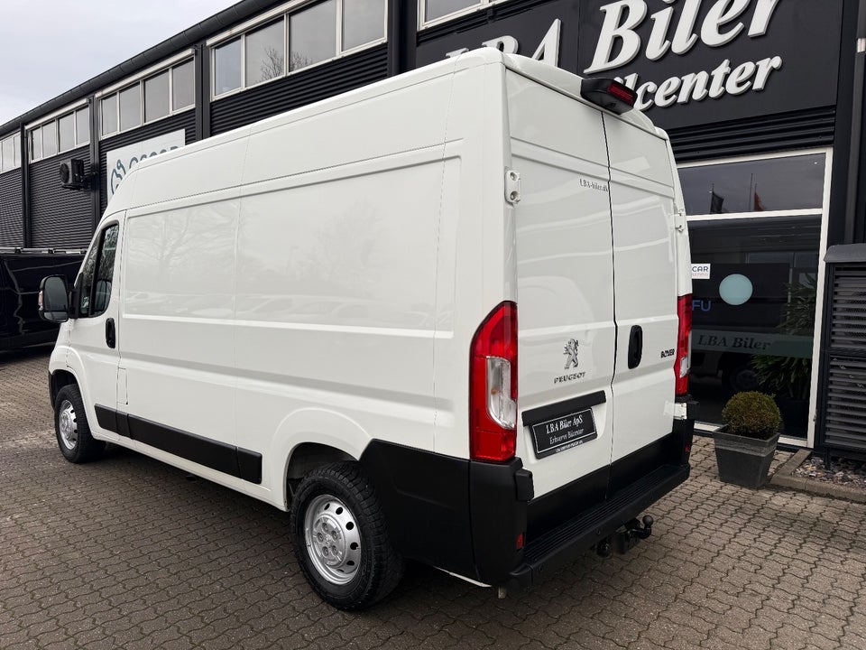 Peugeot Boxer 333 2,2 BlueHDi 140 L2H2 Premium