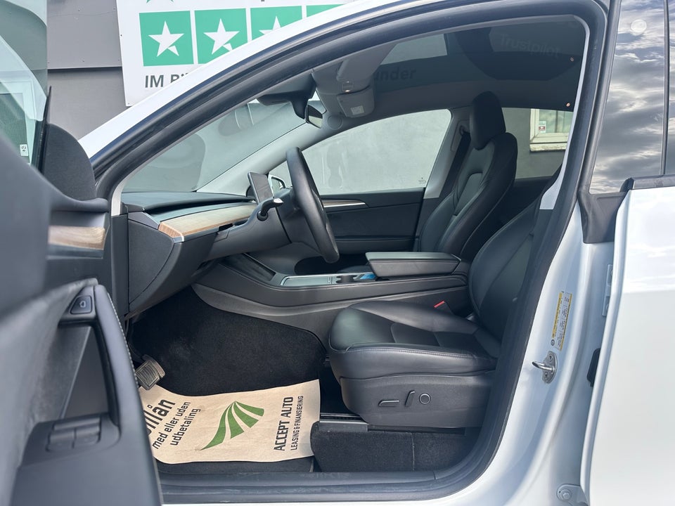 Tesla Model Y Long Range AWD 5d