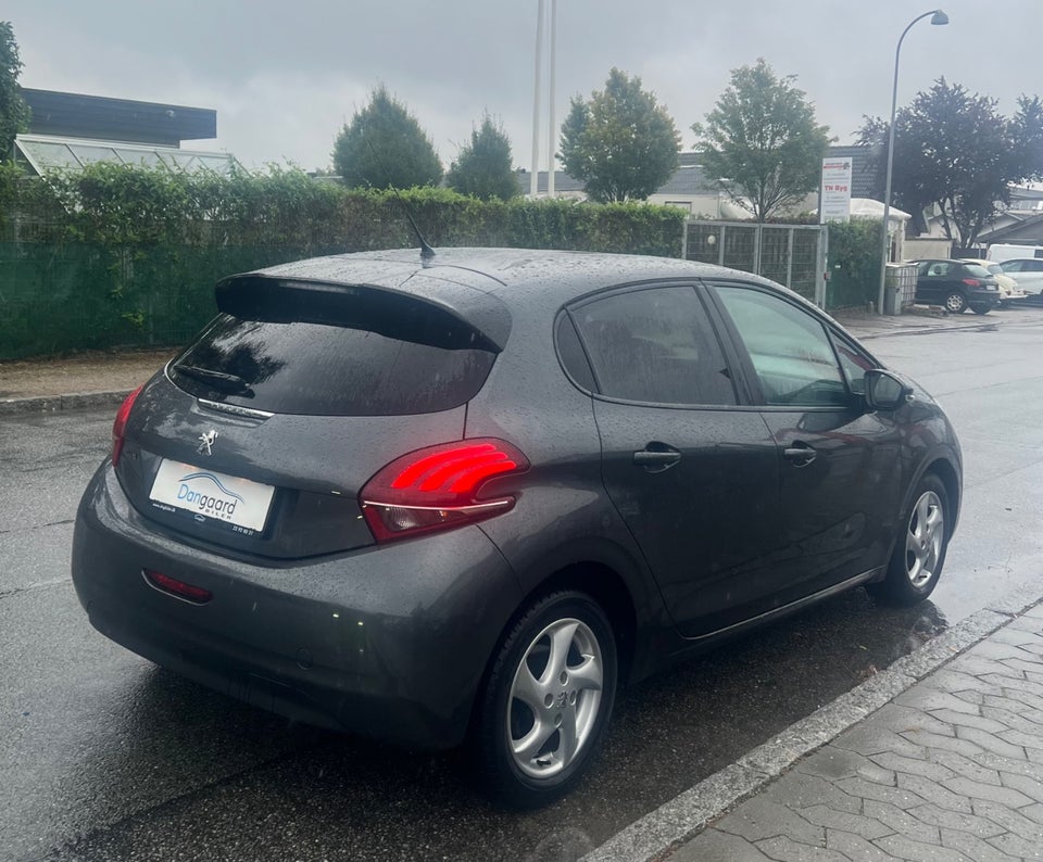 Peugeot 208 1,6 BlueHDi 100 Chili+ 5d