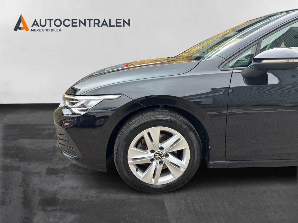 VW Golf VIII 1,5 eTSi 130 Life Variant DSG 5d