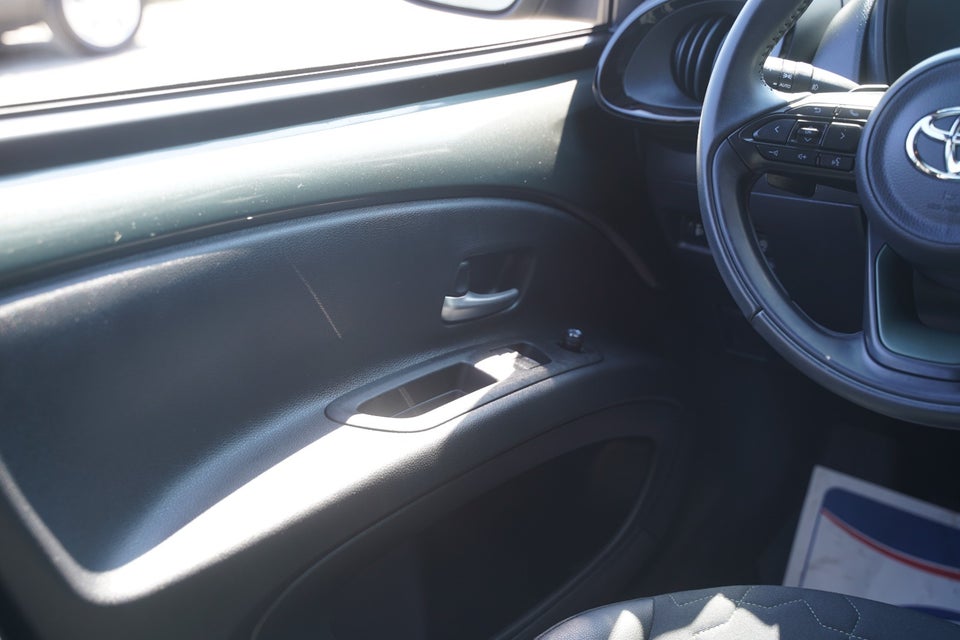 Toyota Aygo X 1,0 Air Envy s-CVT 5d