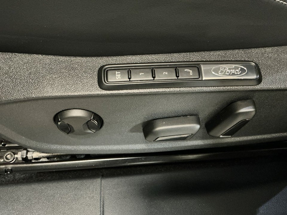 Ford Explorer 77 Premium Extended Range 5d