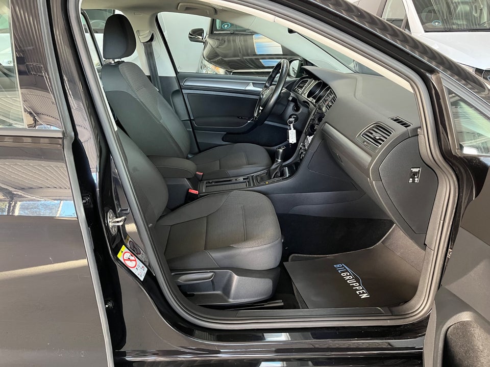 VW Golf VII 1,6 TDi 115 Comfortline Van 5d