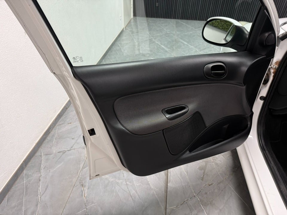 Peugeot 206+ 1,4 Comfort+ 5d
