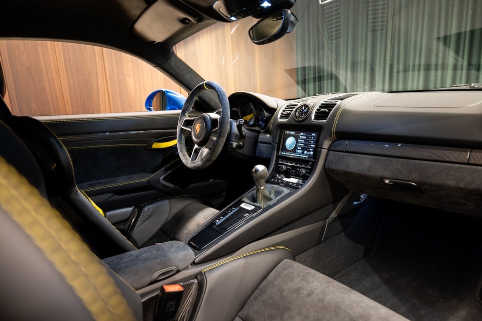 Porsche Cayman GT4 3,8  2d