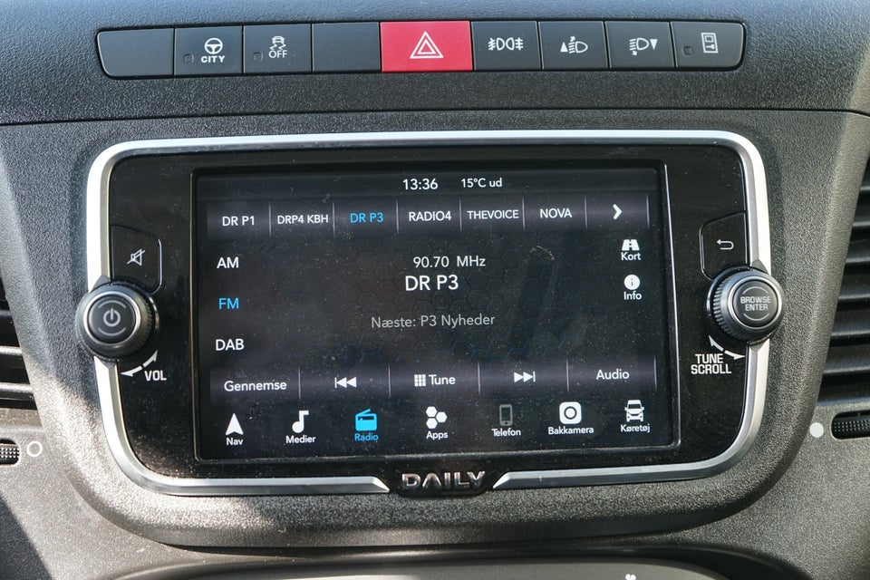 Iveco Daily 3,0 35S18 4100mm Box m/lift AG8