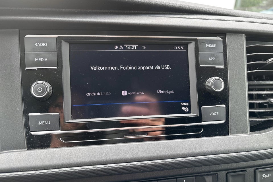 VW Transporter 2,0 TDi 110 Kassevogn lang