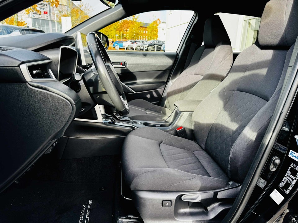 Toyota Corolla Cross 2,0 Hybrid Style CVT 5d