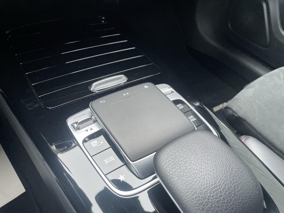 Mercedes A200 1,3 AMG Line aut. 5d