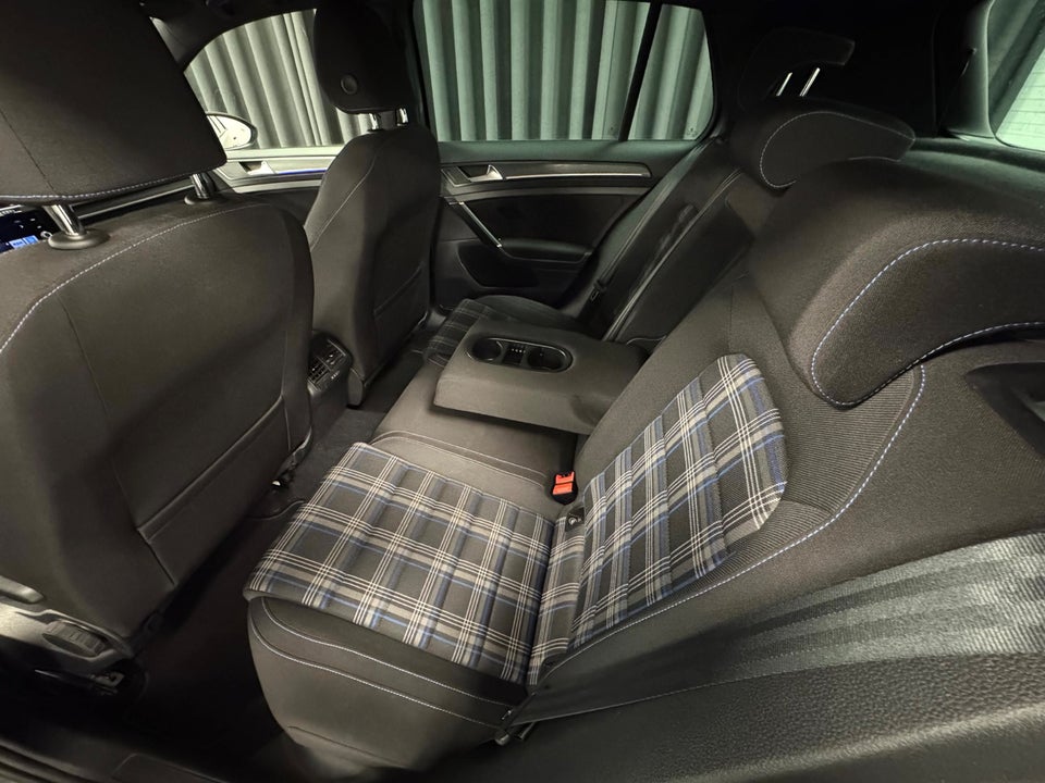 VW Golf VII 1,4 GTE DSG 5d