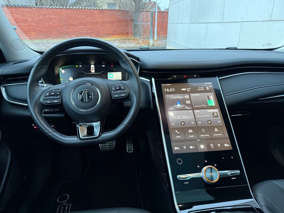 MG Marvel R Luxury 5d