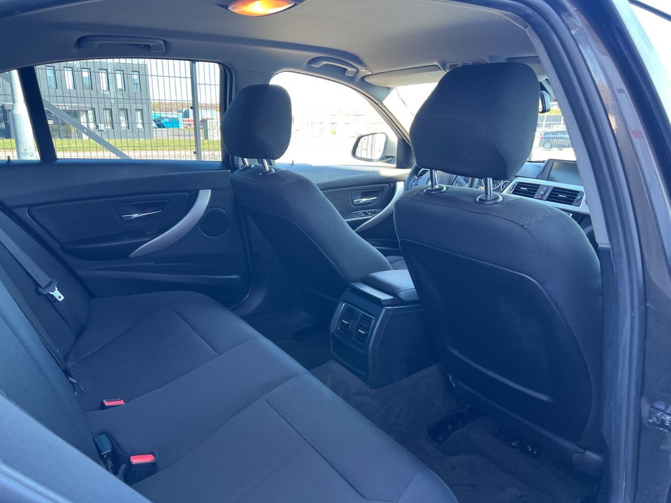 BMW 320d 2,0 aut. 4d