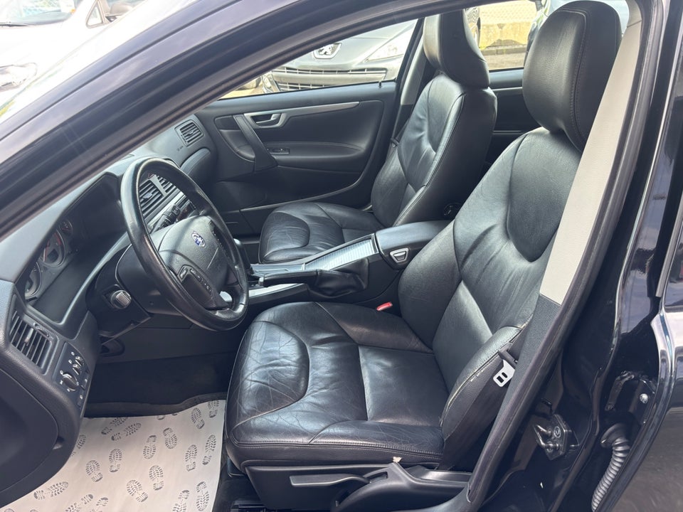 Volvo V70 2,4 170 aut. 5d