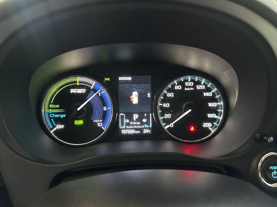 Mitsubishi Outlander 2,4 PHEV Invite CVT 4WD 5d