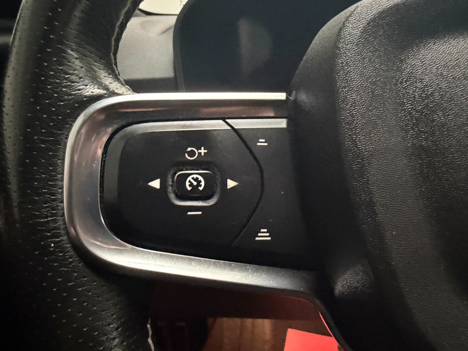 Volvo XC40 P8 ReCharge Twin R-Design 5d