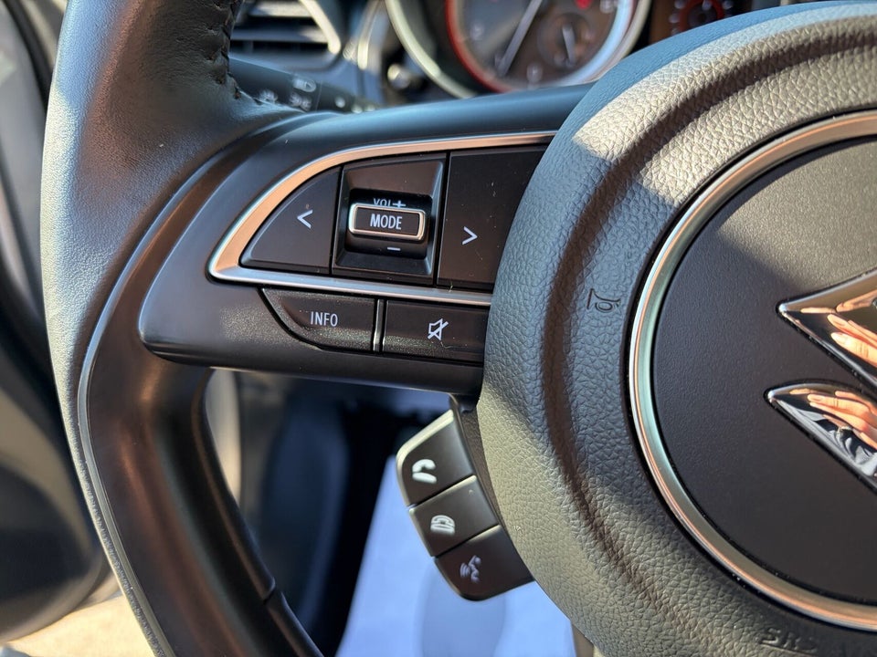 Suzuki Swift 1,2 mHybrid Action CVT 5d