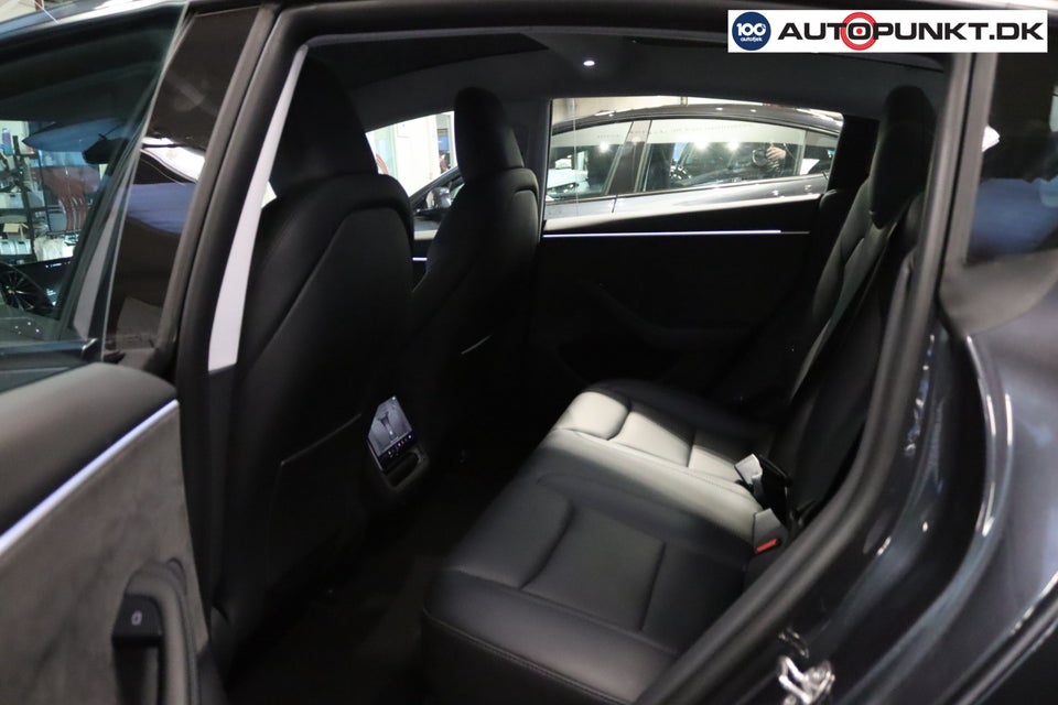 Tesla Model 3 Long Range AWD 4d