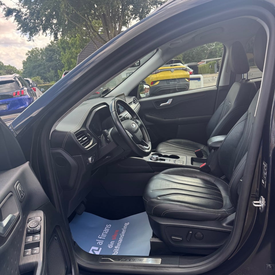 Ford Kuga 2,5 PHEV Vignale CVT 5d