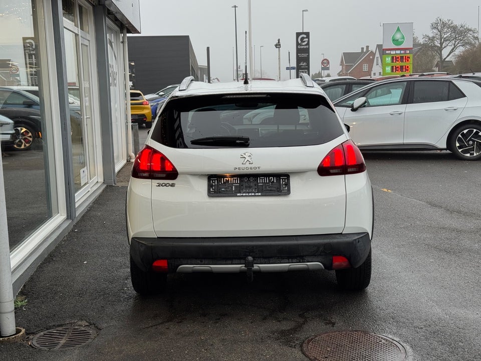Peugeot 2008 1,5 BlueHDi 100 Allure Sky 5d