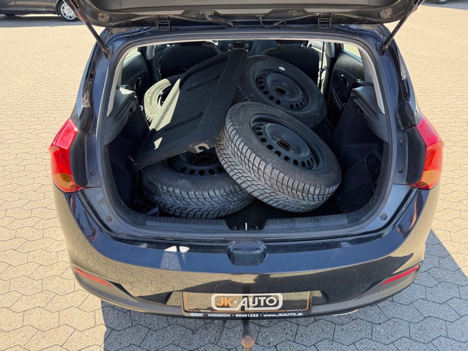 Kia Ceed 1,4 CVVT Active+ 5d
