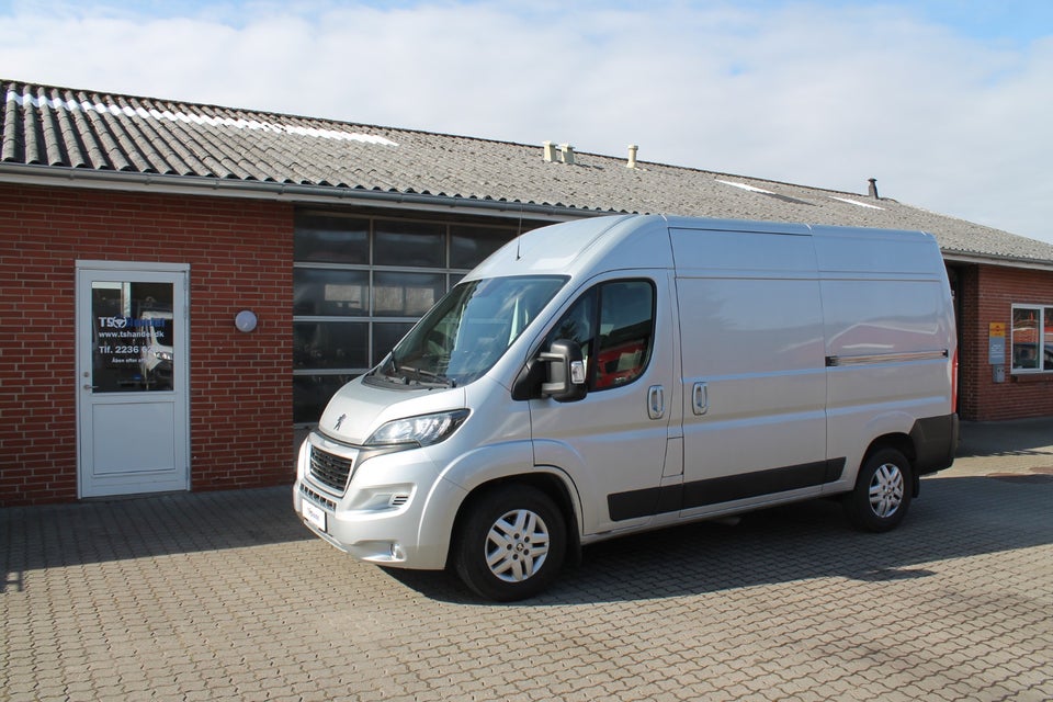 Peugeot Boxer 335 2,2 BlueHDi 165 L2H2 Ultimate