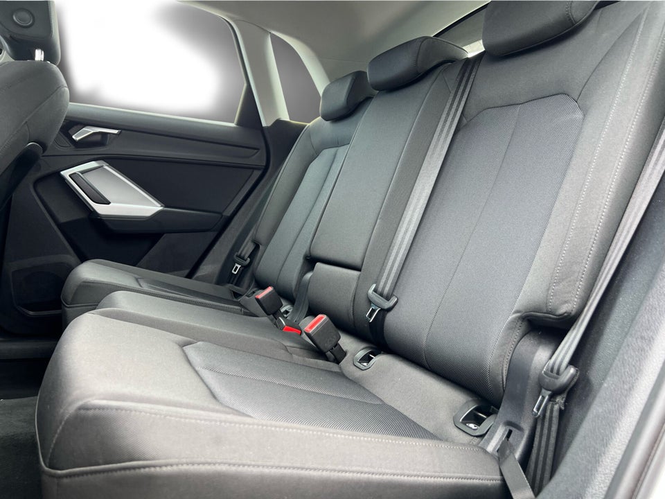 Audi Q3 35 TFSi Advanced Prestige S-tr. 5d