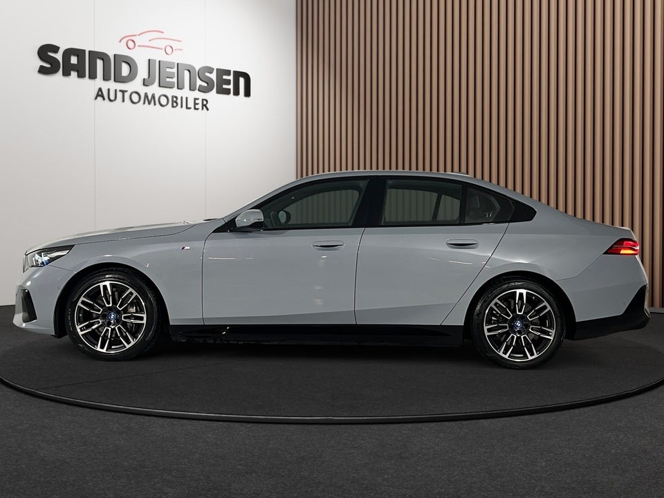 BMW i5 eDrive40 M-Sport 4d