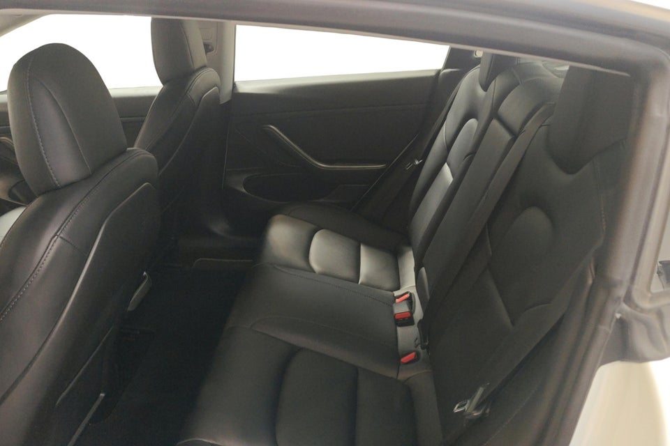 Tesla Model 3 Standard Range+ RWD 4d
