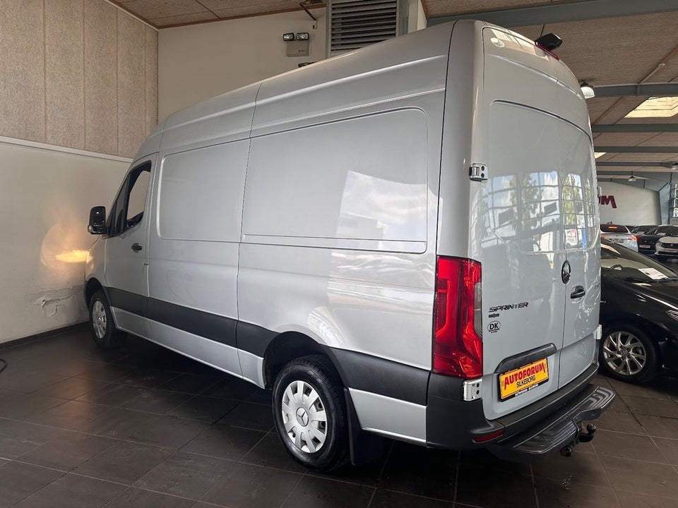 Mercedes Sprinter 319 3,0 CDi A2 Kassevogn RWD