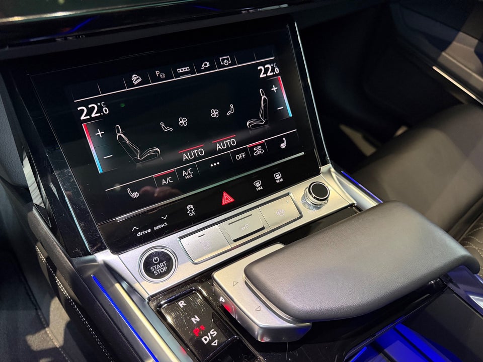 Audi Q8 e-tron 50 S-line quattro 5d