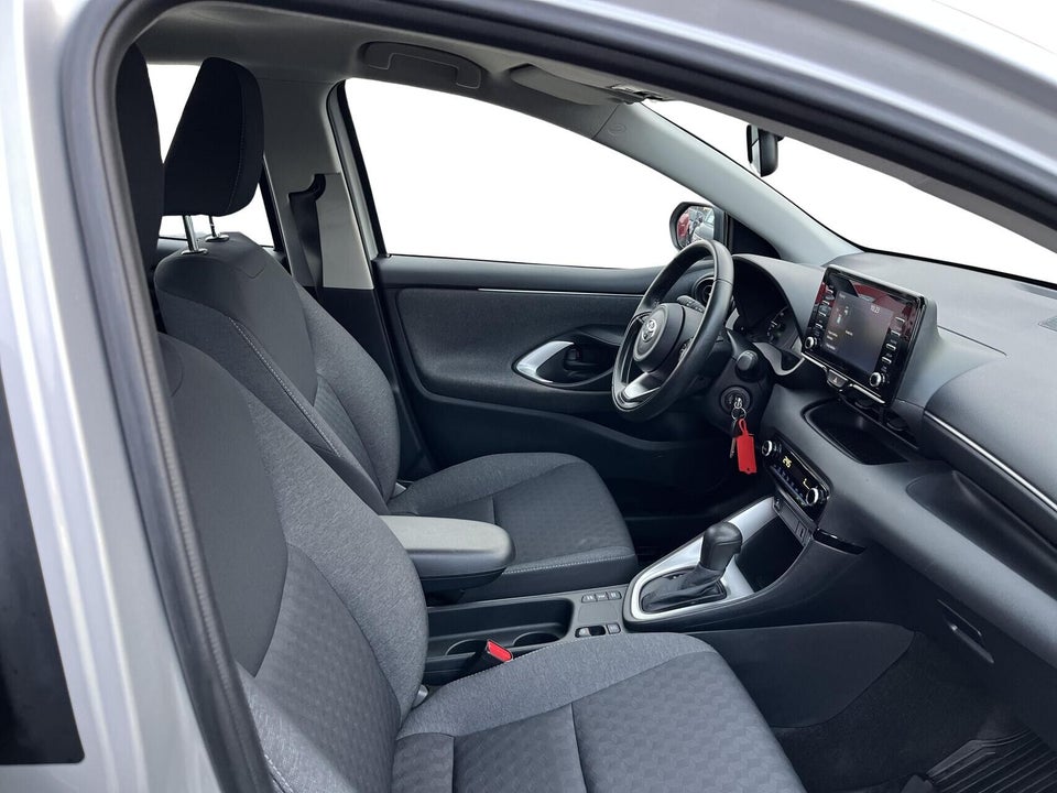 Toyota Yaris 1,5 Hybrid H3 e-CVT 5d