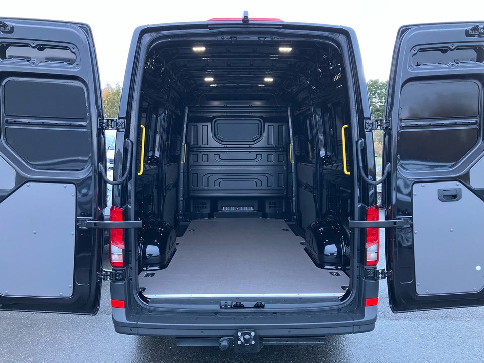 VW Crafter 35 2,0 TDi 177 Kassevogn L3H3 aut.