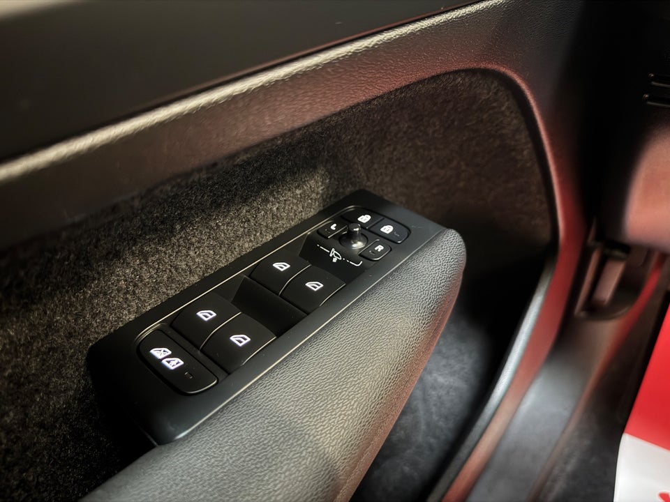 Volvo XC40 P6 ReCharge Core 5d