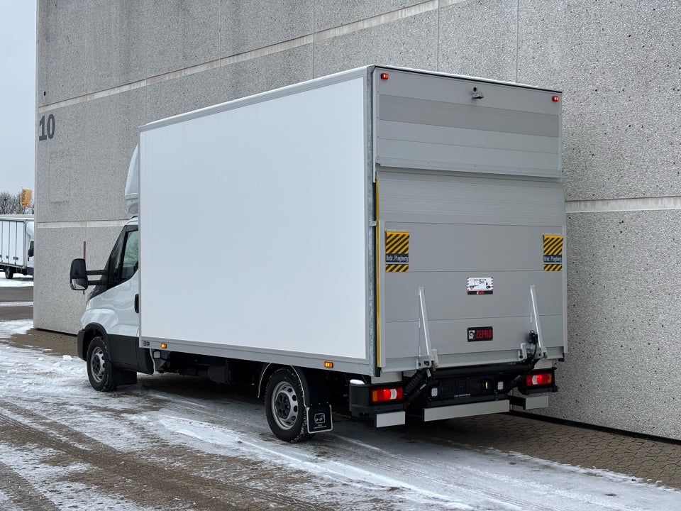 Iveco Daily 3,0 35S18 4100mm Box m/lift AG8