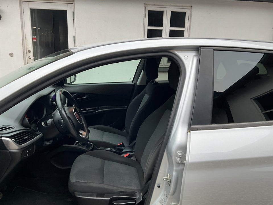 Fiat Tipo 1,4 16V Street SW 5d