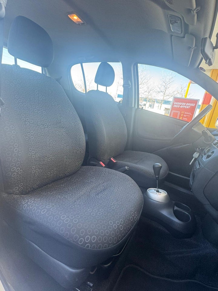 Toyota Yaris 1,0 Sol MMT 5d