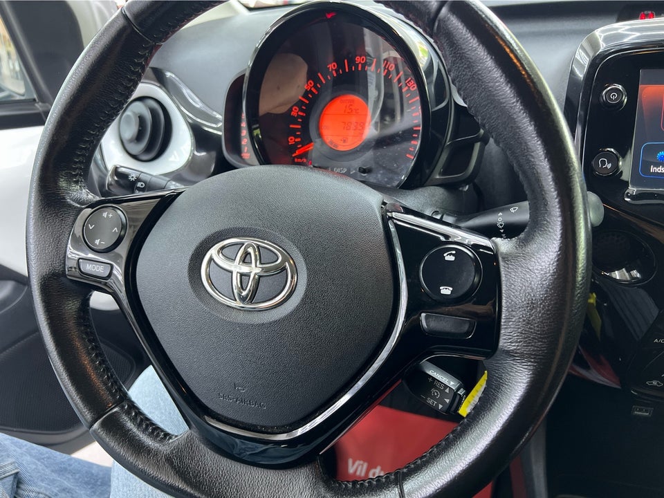 Toyota Aygo 1,0 VVT-i x-cellence 5d