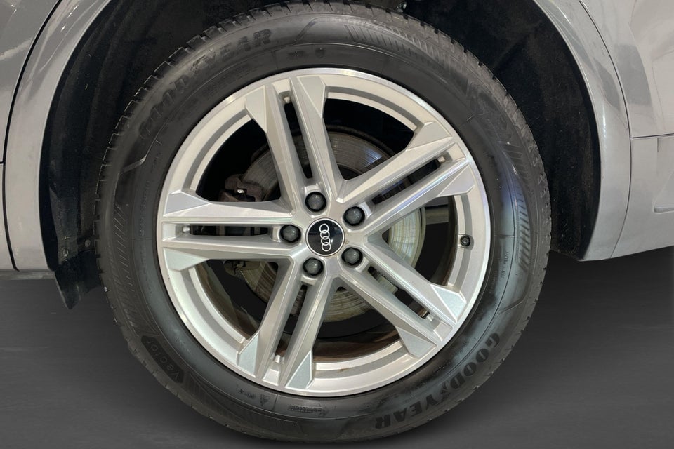 Audi Q5 50 TFSi e S-line quattro S-tr. 5d