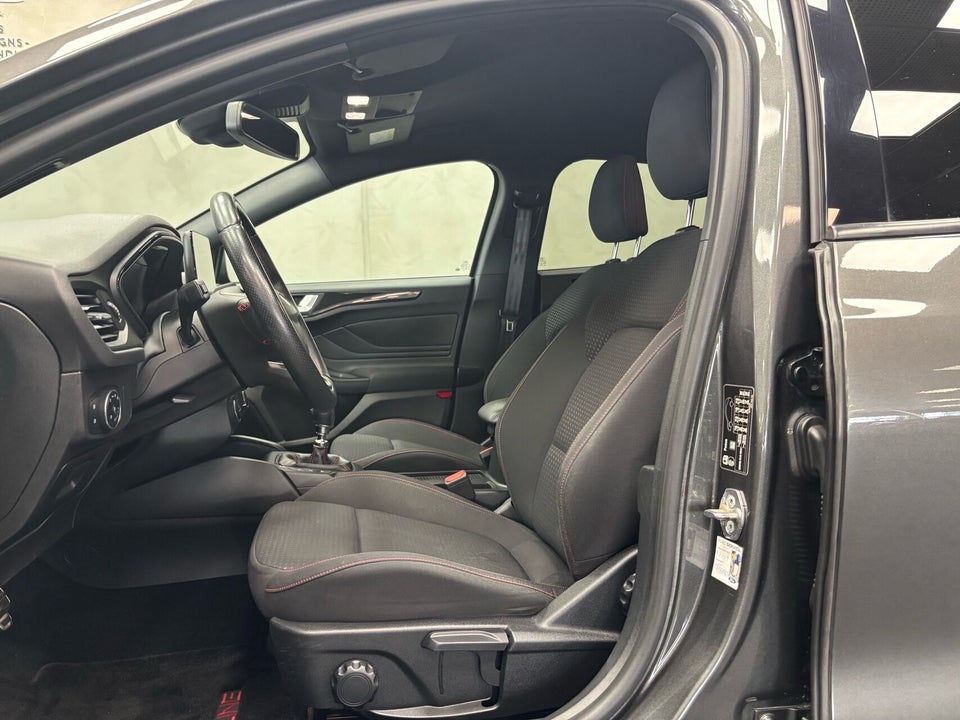Ford Focus 1,0 EcoBoost ST-Line 5d