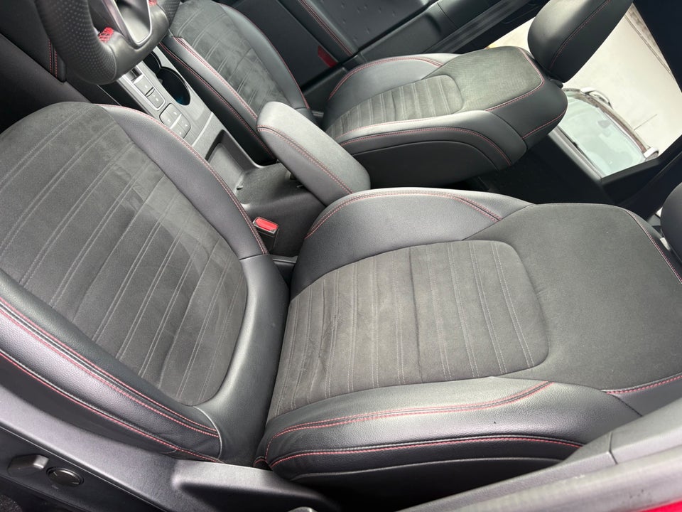 Ford Kuga 2,5 HEV ST-Line X CVT 5d