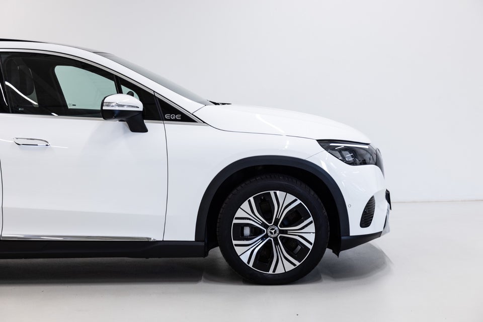 Mercedes EQE300 SUV Electric Art 5d