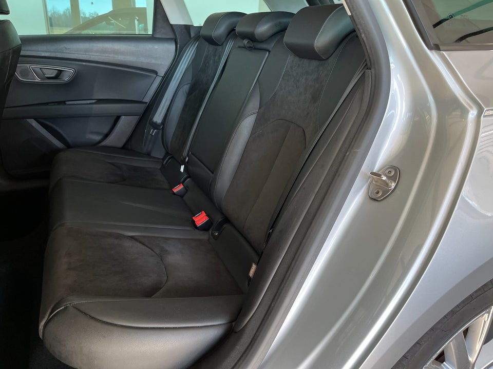 Seat Leon 1,6 TDi 110 Style ST DSG 5d