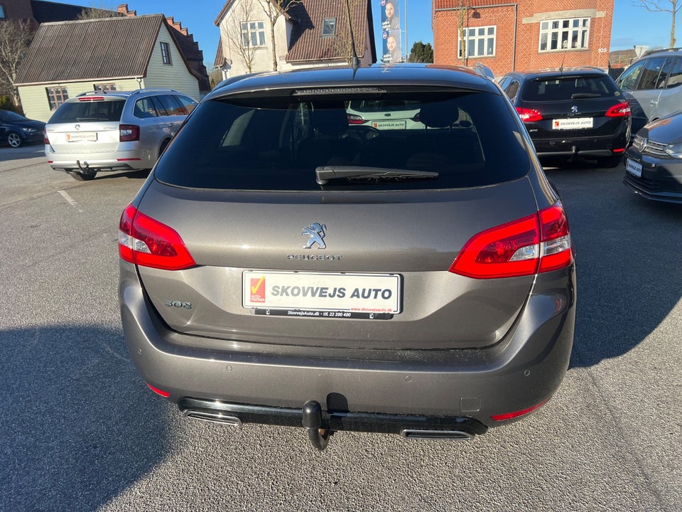 Peugeot 308 1,5 BlueHDi 130 Selection Sky SW 5d