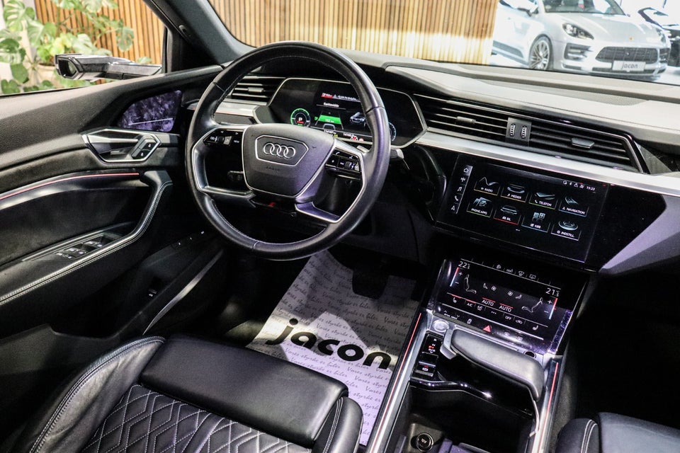 Audi e-tron 55 S-line Sportback quattro 5d