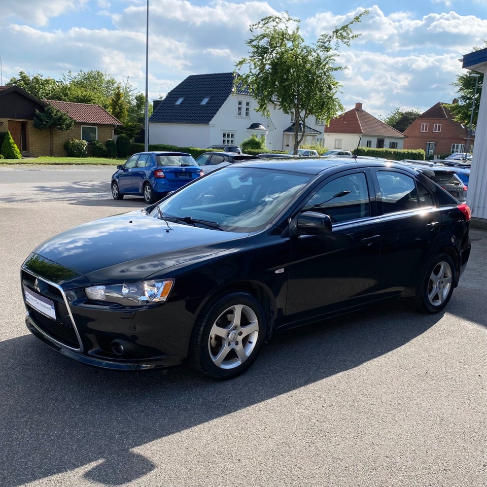 Mitsubishi Lancer 1,5 Invite SportBack 5d