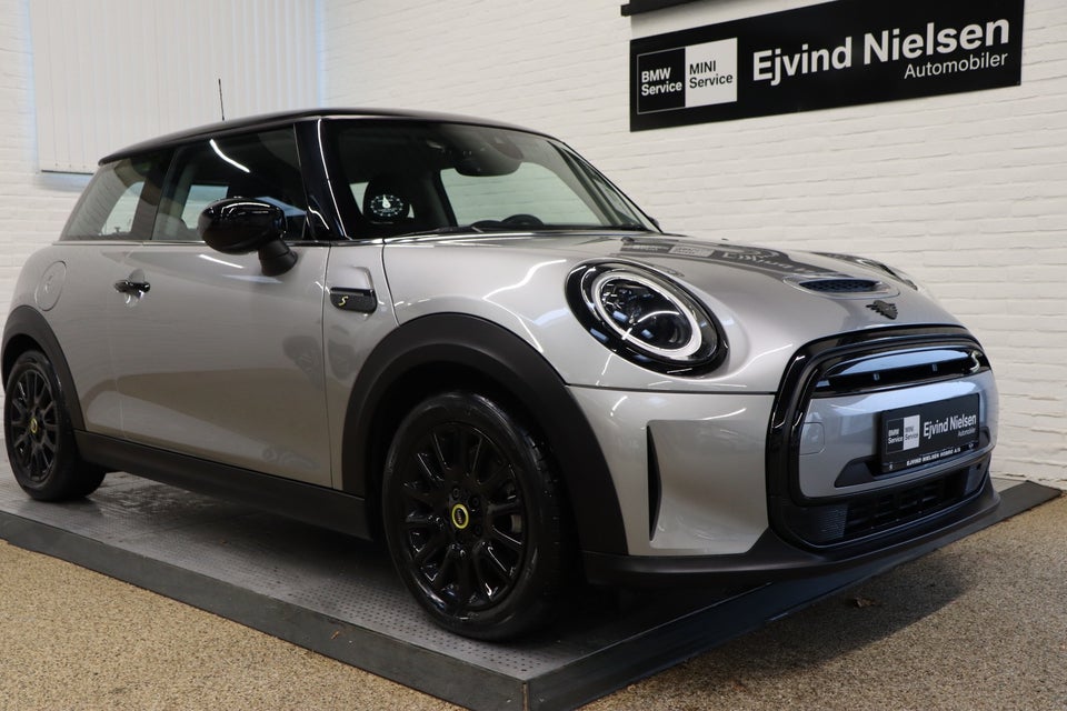 MINI Cooper SE Classic Trim 3d