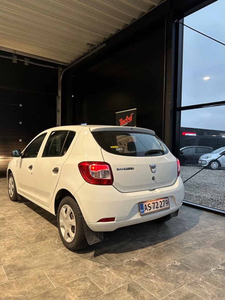 Dacia Sandero 1,2 16V Base 5d